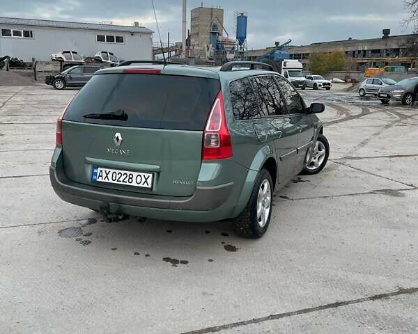 Зеленый Рено Меган, объемом двигателя 1.6 л и пробегом 240 тыс. км за 6100 $, фото 9 на Automoto.ua
