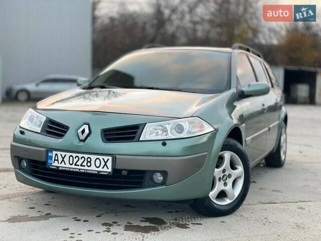 Зеленый Рено Меган, объемом двигателя 1.6 л и пробегом 240 тыс. км за 6100 $, фото 7 на Automoto.ua