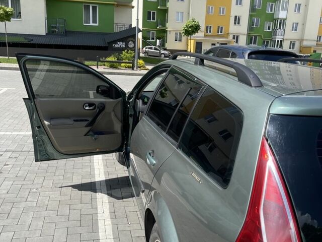 Зеленый Рено Меган, объемом двигателя 1.6 л и пробегом 250 тыс. км за 3700 $, фото 2 на Automoto.ua