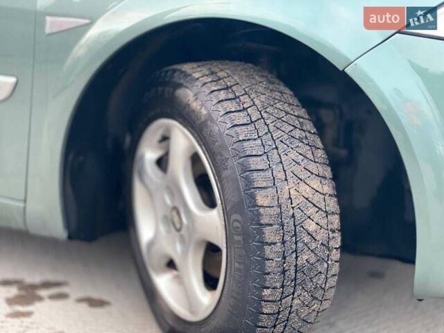 Зеленый Рено Меган, объемом двигателя 1.6 л и пробегом 240 тыс. км за 6100 $, фото 4 на Automoto.ua