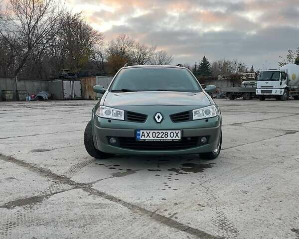 Зеленый Рено Меган, объемом двигателя 1.6 л и пробегом 240 тыс. км за 6100 $, фото 21 на Automoto.ua