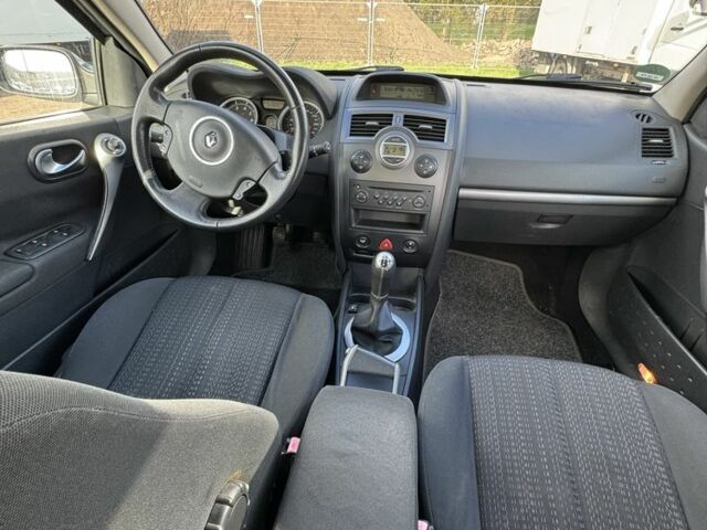 Зелений Рено Меган, об'ємом двигуна 0 л та пробігом 260 тис. км за 4400 $, фото 4 на Automoto.ua