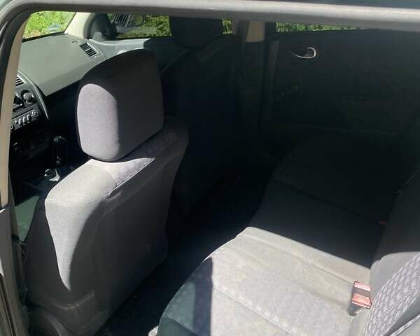 Зелений Рено Меган, об'ємом двигуна 1.4 л та пробігом 287 тис. км за 4650 $, фото 16 на Automoto.ua