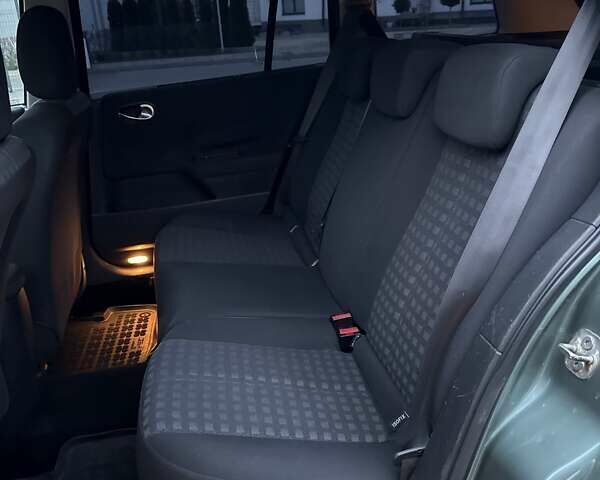 Зелений Рено Меган, об'ємом двигуна 1.6 л та пробігом 231 тис. км за 4700 $, фото 30 на Automoto.ua