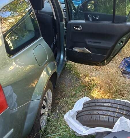 Зеленый Рено Меган, объемом двигателя 1.6 л и пробегом 183 тыс. км за 5700 $, фото 16 на Automoto.ua