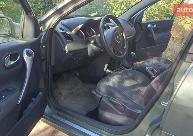 Зеленый Рено Меган, объемом двигателя 1.6 л и пробегом 183 тыс. км за 5700 $, фото 35 на Automoto.ua