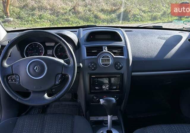 Зеленый Рено Меган, объемом двигателя 0 л и пробегом 205 тыс. км за 6000 $, фото 8 на Automoto.ua