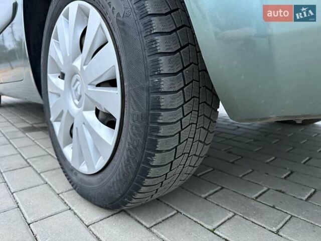 Зелений Рено Меган, об'ємом двигуна 1.6 л та пробігом 231 тис. км за 4700 $, фото 10 на Automoto.ua