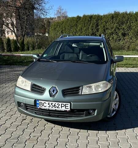 Зеленый Рено Меган, объемом двигателя 0 л и пробегом 205 тыс. км за 6000 $, фото 1 на Automoto.ua