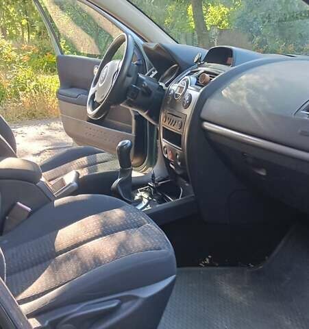 Зеленый Рено Меган, объемом двигателя 1.6 л и пробегом 183 тыс. км за 5700 $, фото 27 на Automoto.ua