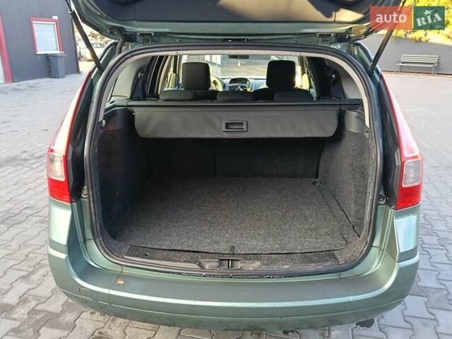Зеленый Рено Меган, объемом двигателя 1.6 л и пробегом 231 тыс. км за 4500 $, фото 5 на Automoto.ua
