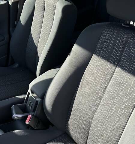 Зеленый Рено Меган, объемом двигателя 0 л и пробегом 205 тыс. км за 6000 $, фото 12 на Automoto.ua