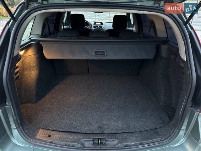 Зелений Рено Меган, об'ємом двигуна 1.6 л та пробігом 231 тис. км за 4700 $, фото 32 на Automoto.ua