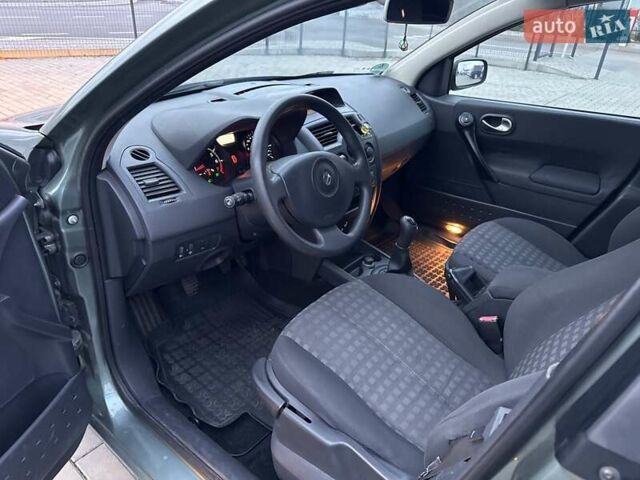 Зелений Рено Меган, об'ємом двигуна 1.6 л та пробігом 231 тис. км за 4700 $, фото 17 на Automoto.ua