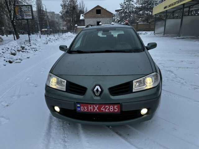 Зеленый Рено Меган, объемом двигателя 1.6 л и пробегом 180 тыс. км за 5200 $, фото 1 на Automoto.ua