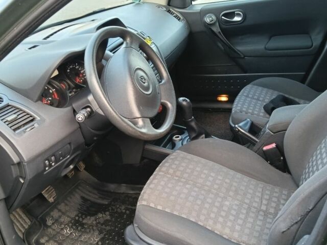 Рено Меган 2007 в Владимир-Волынский на Automoto.ua Зеленый Рено Меган, объемом двигателя 1.6 л и пробегом 232 тыс. км за 4500 $, фото 9 на Automoto.ua