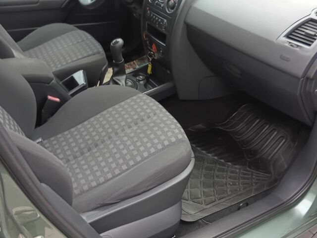 Зелений Рено Меган, об'ємом двигуна 1.6 л та пробігом 170 тис. км за 5100 $, фото 8 на Automoto.ua