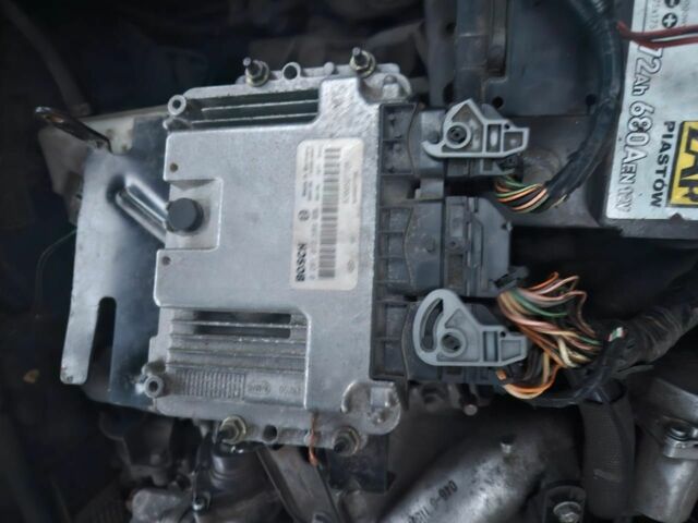 Зеленый Рено Меган, объемом двигателя 1.9 л и пробегом 300 тыс. км за 30000 $, фото 11 на Automoto.ua