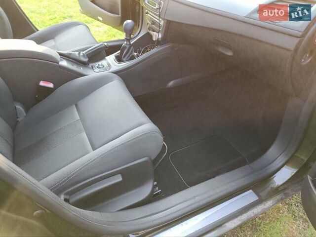 Зеленый Рено Меган, объемом двигателя 1.4 л и пробегом 335 тыс. км за 4800 $, фото 32 на Automoto.ua