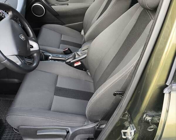 Зеленый Рено Меган, объемом двигателя 1.4 л и пробегом 335 тыс. км за 4800 $, фото 26 на Automoto.ua