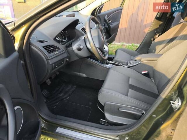 Зеленый Рено Меган, объемом двигателя 1.4 л и пробегом 335 тыс. км за 4800 $, фото 29 на Automoto.ua