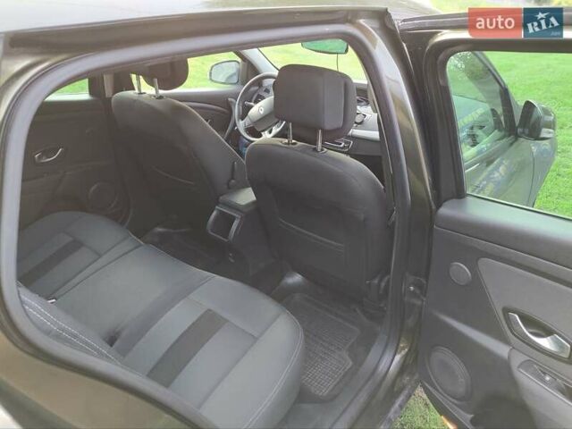 Зеленый Рено Меган, объемом двигателя 1.4 л и пробегом 335 тыс. км за 4800 $, фото 22 на Automoto.ua