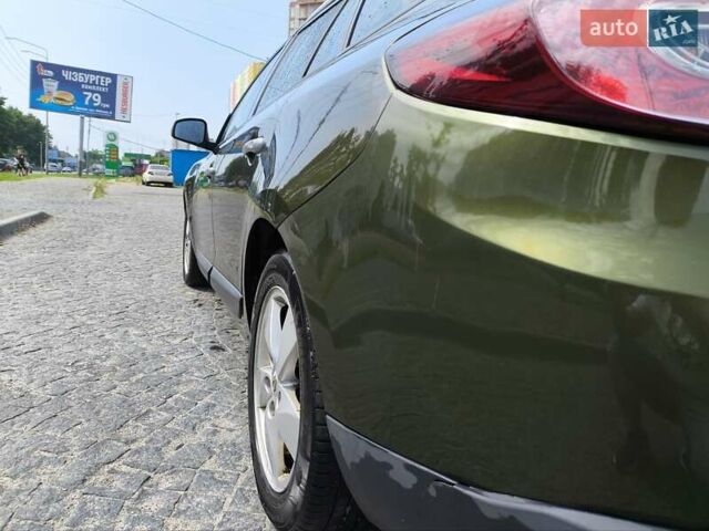 Зеленый Рено Меган, объемом двигателя 1.4 л и пробегом 335 тыс. км за 4800 $, фото 1 на Automoto.ua