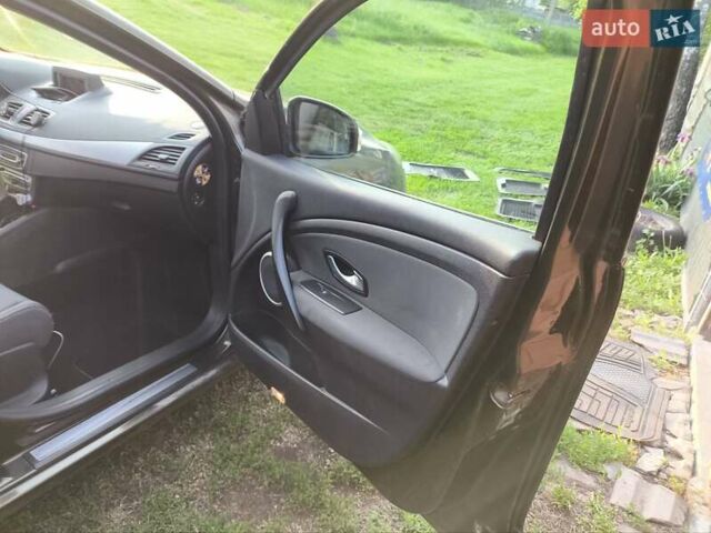 Зеленый Рено Меган, объемом двигателя 1.4 л и пробегом 335 тыс. км за 4800 $, фото 31 на Automoto.ua