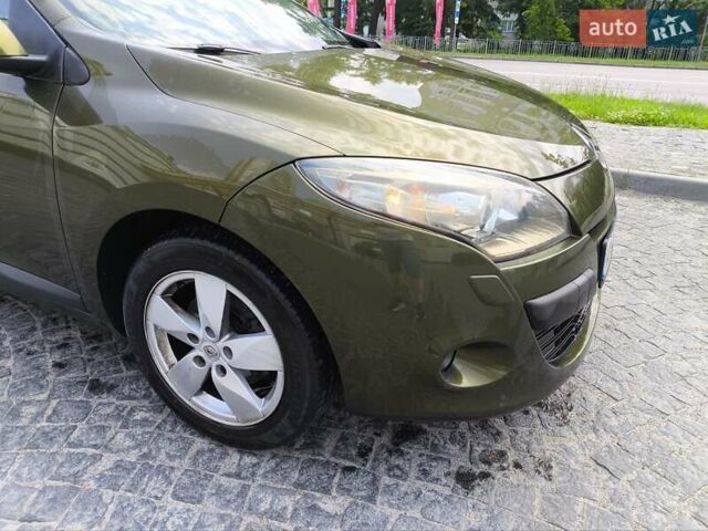 Зеленый Рено Меган, объемом двигателя 1.4 л и пробегом 335 тыс. км за 4800 $, фото 7 на Automoto.ua