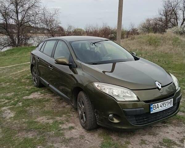 Зелений Рено Меган, об'ємом двигуна 1.6 л та пробігом 209 тис. км за 7500 $, фото 2 на Automoto.ua