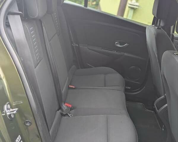 Зеленый Рено Меган, объемом двигателя 1.6 л и пробегом 168 тыс. км за 7300 $, фото 11 на Automoto.ua