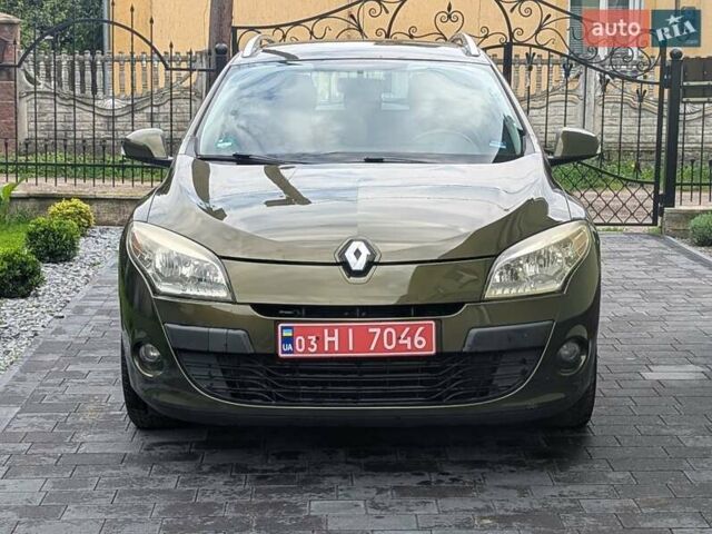 Зеленый Рено Меган, объемом двигателя 1.6 л и пробегом 168 тыс. км за 7300 $, фото 1 на Automoto.ua