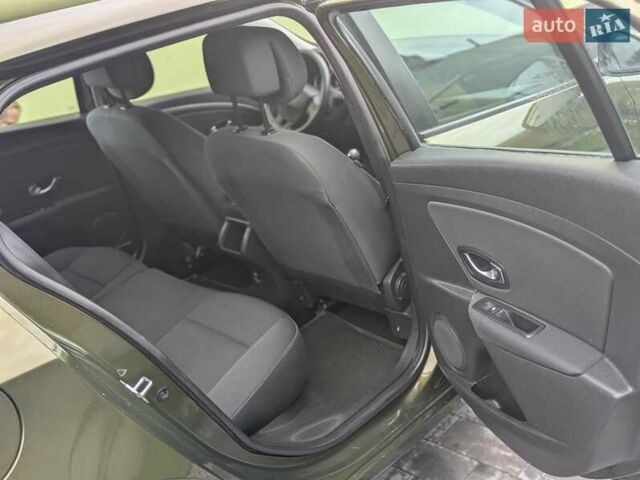 Зеленый Рено Меган, объемом двигателя 1.6 л и пробегом 168 тыс. км за 7300 $, фото 7 на Automoto.ua