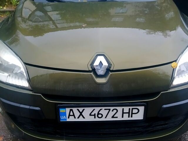 Зеленый Рено Меган, объемом двигателя 1.5 л и пробегом 220 тыс. км за 6000 $, фото 2 на Automoto.ua