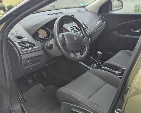 Зеленый Рено Меган, объемом двигателя 1.6 л и пробегом 168 тыс. км за 7300 $, фото 18 на Automoto.ua