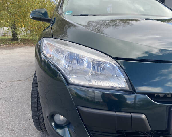 Зелений Рено Меган, об'ємом двигуна 1.6 л та пробігом 205 тис. км за 8700 $, фото 14 на Automoto.ua