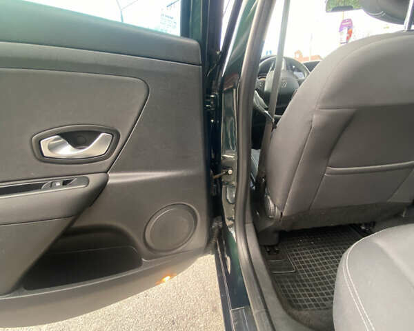 Зелений Рено Меган, об'ємом двигуна 1.6 л та пробігом 205 тис. км за 8700 $, фото 33 на Automoto.ua