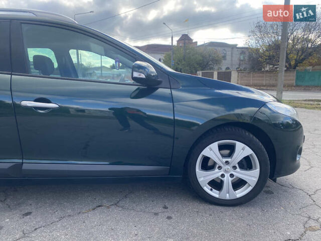Зелений Рено Меган, об'ємом двигуна 1.6 л та пробігом 205 тис. км за 8700 $, фото 23 на Automoto.ua