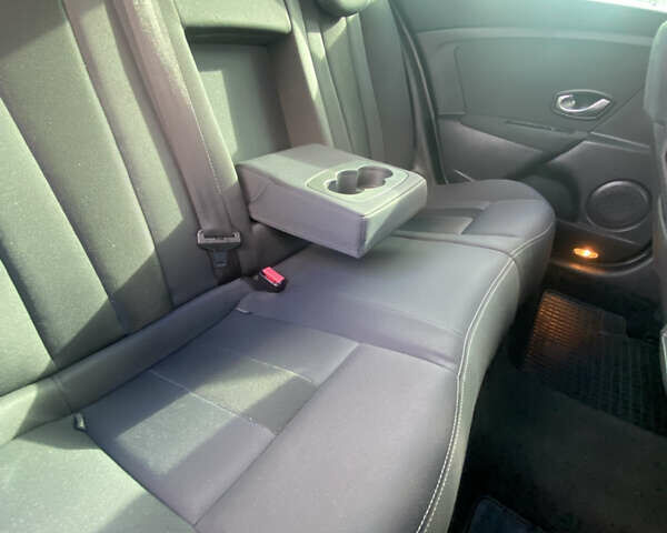 Зелений Рено Меган, об'ємом двигуна 1.6 л та пробігом 205 тис. км за 8700 $, фото 36 на Automoto.ua