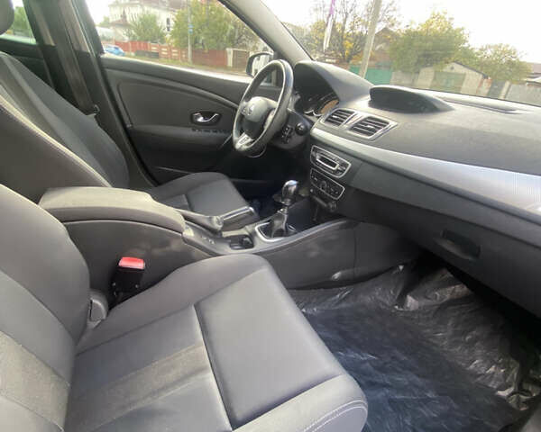 Зелений Рено Меган, об'ємом двигуна 1.6 л та пробігом 205 тис. км за 8700 $, фото 4 на Automoto.ua