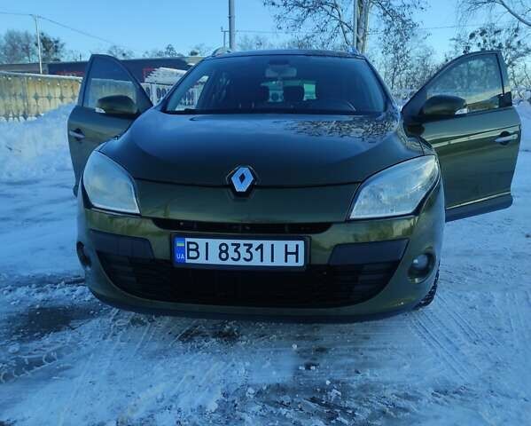 Зеленый Рено Меган, объемом двигателя 1.6 л и пробегом 236 тыс. км за 7300 $, фото 3 на Automoto.ua