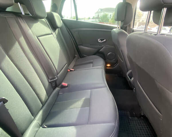 Зелений Рено Меган, об'ємом двигуна 1.6 л та пробігом 205 тис. км за 8700 $, фото 35 на Automoto.ua