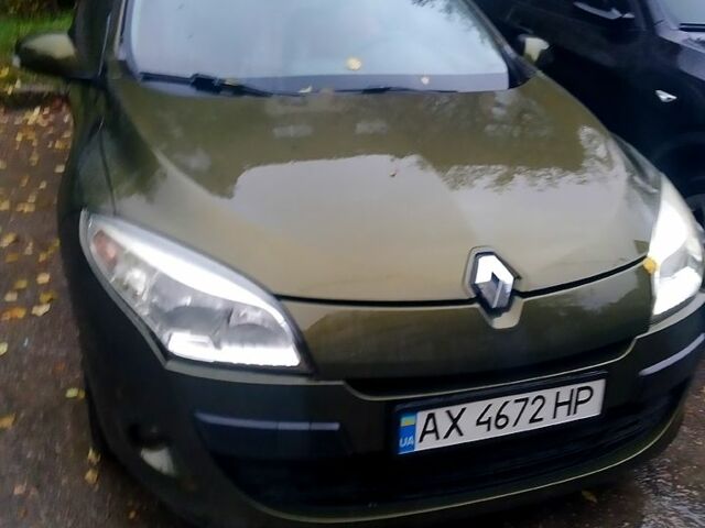 Зеленый Рено Меган, объемом двигателя 1.5 л и пробегом 220 тыс. км за 6000 $, фото 1 на Automoto.ua