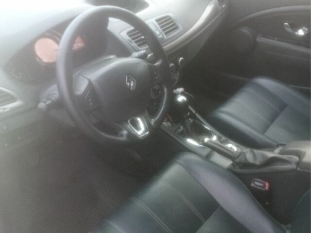 Зеленый Рено Меган, объемом двигателя 1.5 л и пробегом 300 тыс. км за 7000 $, фото 4 на Automoto.ua