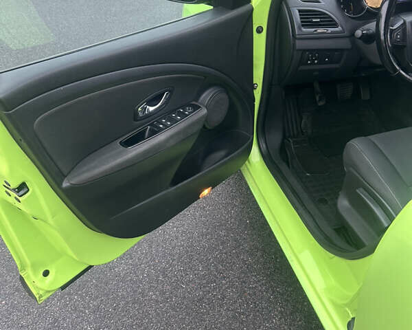 Зеленый Рено Меган, объемом двигателя 1.46 л и пробегом 313 тыс. км за 6500 $, фото 13 на Automoto.ua