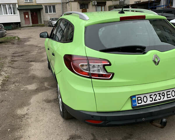 Зелений Рено Меган, об'ємом двигуна 1.46 л та пробігом 191 тис. км за 7900 $, фото 1 на Automoto.ua