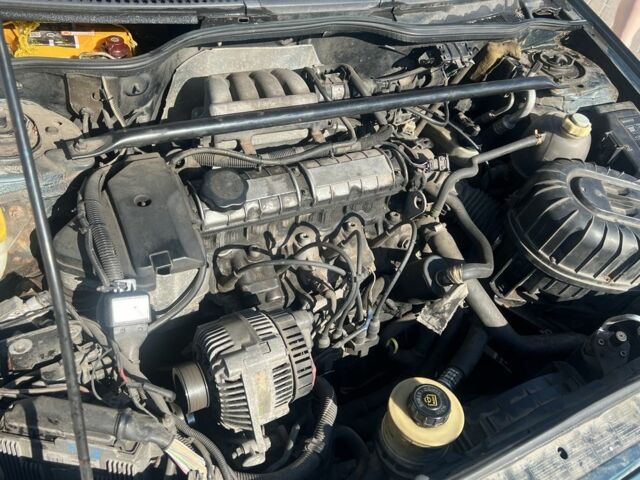 Зеленый Рено Меган, объемом двигателя 2 л и пробегом 250 тыс. км за 2100 $, фото 6 на Automoto.ua