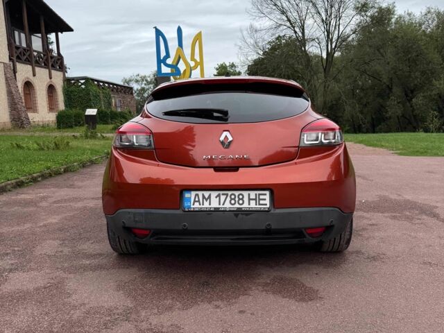Оранжевый Рено Меган, объемом двигателя 2 л и пробегом 260 тыс. км за 7100 $, фото 2 на Automoto.ua