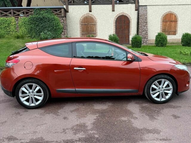 Оранжевый Рено Меган, объемом двигателя 2 л и пробегом 260 тыс. км за 7100 $, фото 3 на Automoto.ua