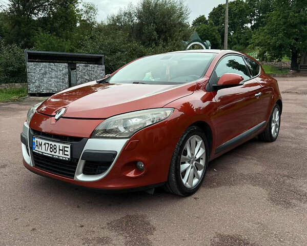 Оранжевый Рено Меган, объемом двигателя 2 л и пробегом 260 тыс. км за 7500 $, фото 4 на Automoto.ua